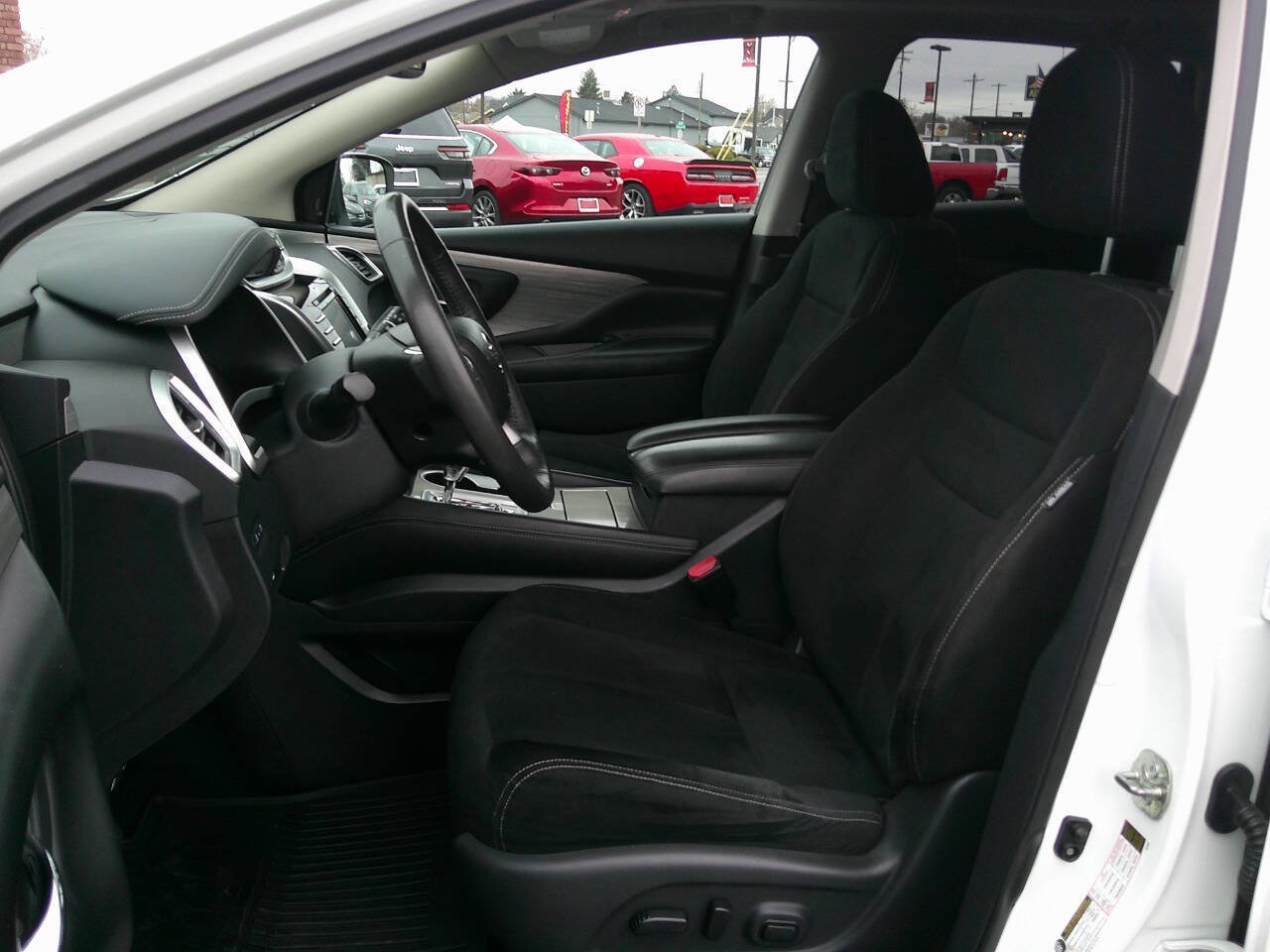 Used 2017 Nissan Murano SV image 13