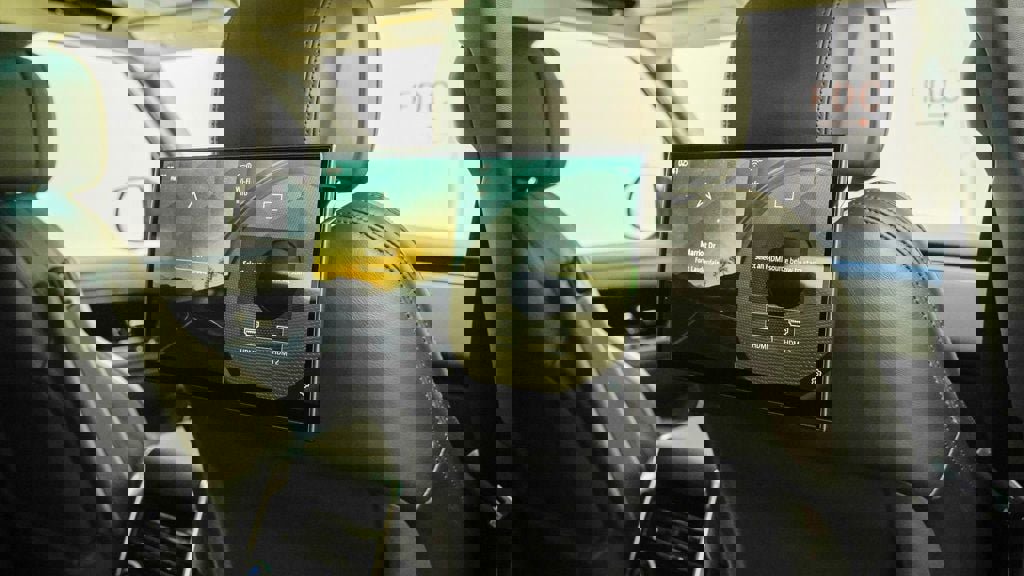 Used 2023 Land Rover Range Rover Long Wheelbase Autobiography image 96