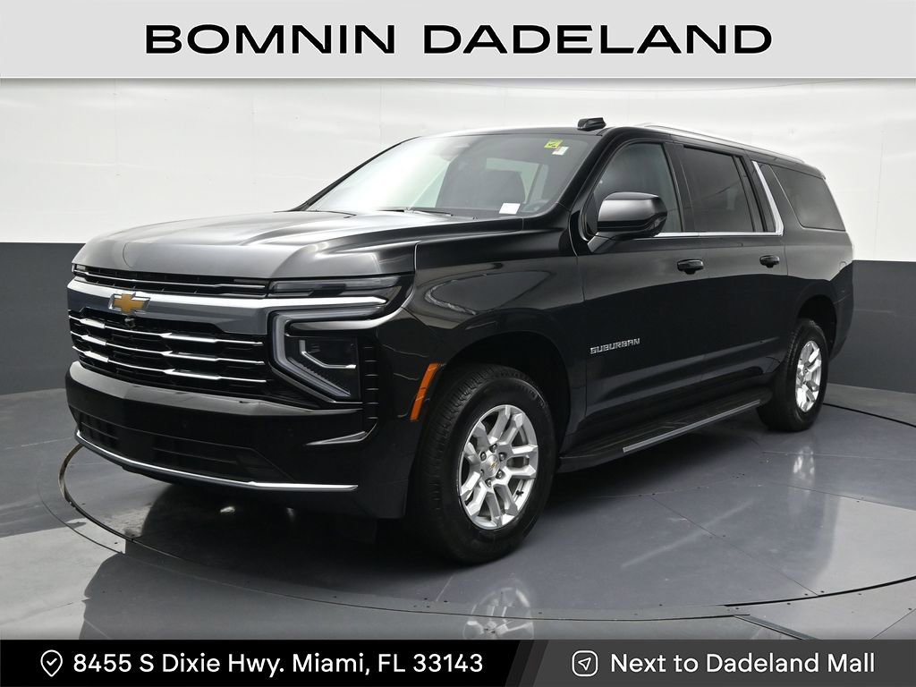 Used 2025 Chevrolet Suburban LT image 1