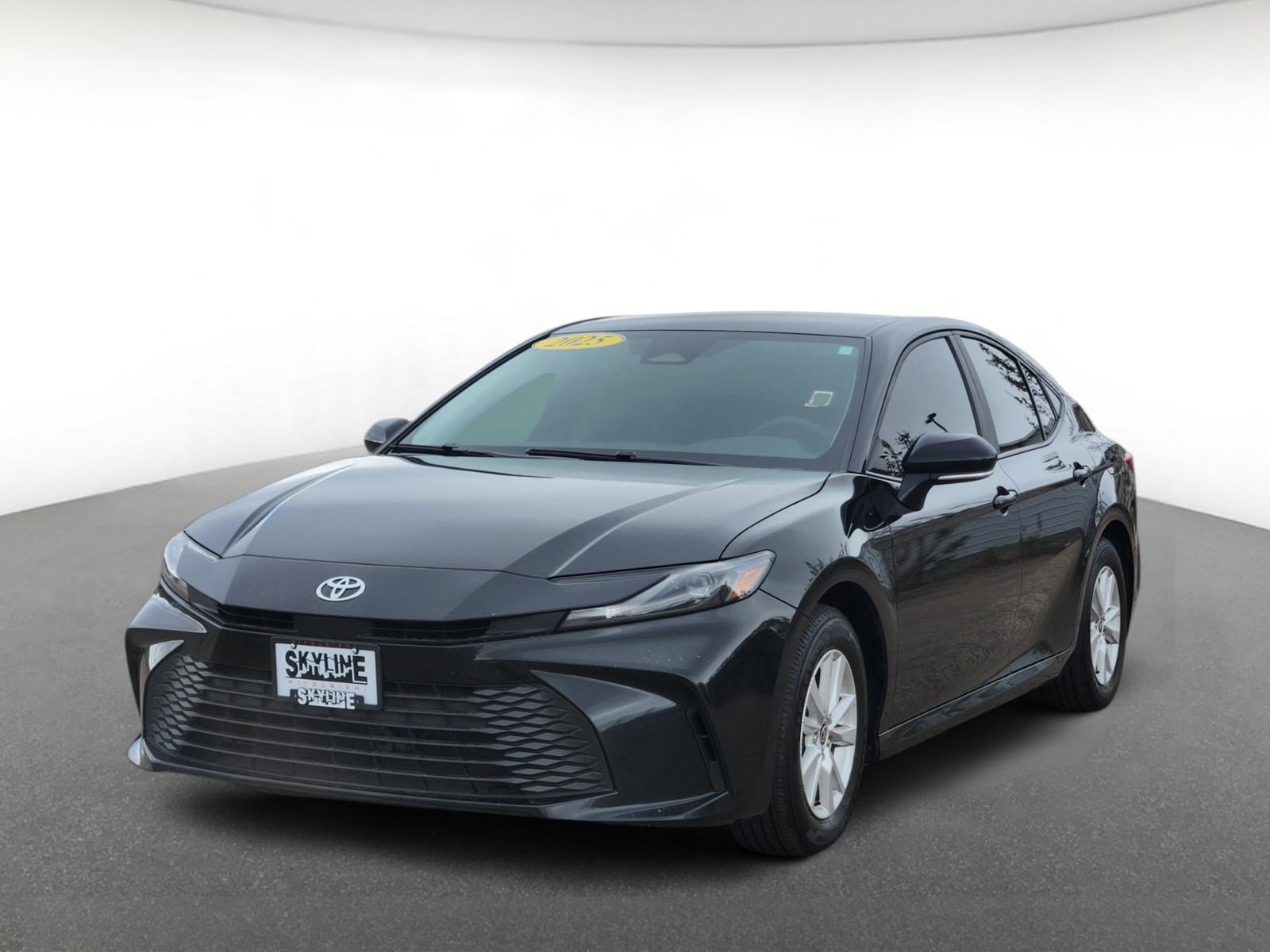 Used 2025 Toyota Camry LE w/ Convenience Package AWD/4WD image 2