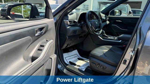 Used 2021 Toyota Highlander XSE AWD/4WD image 9