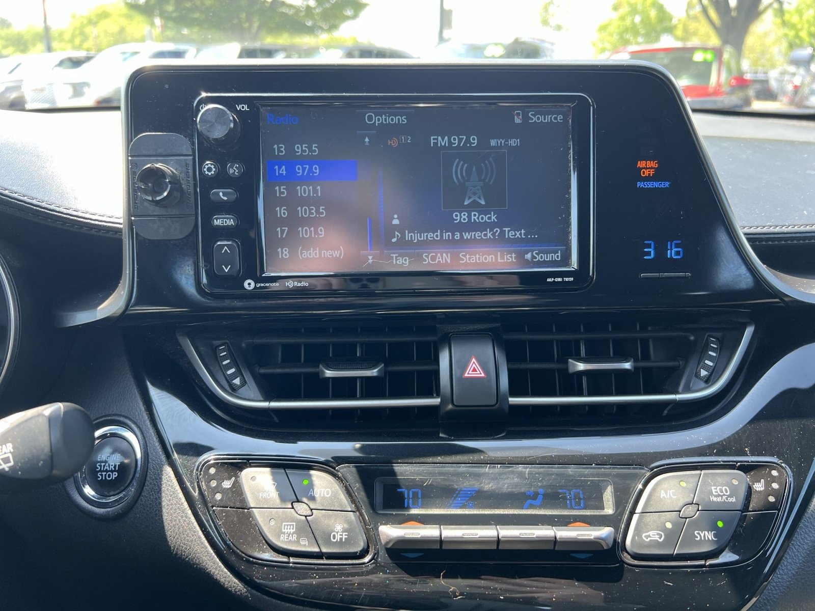 Used 2018 Toyota C-HR XLE FWD image 18
