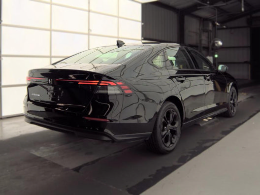 Used 2025 Honda Accord SE image 2