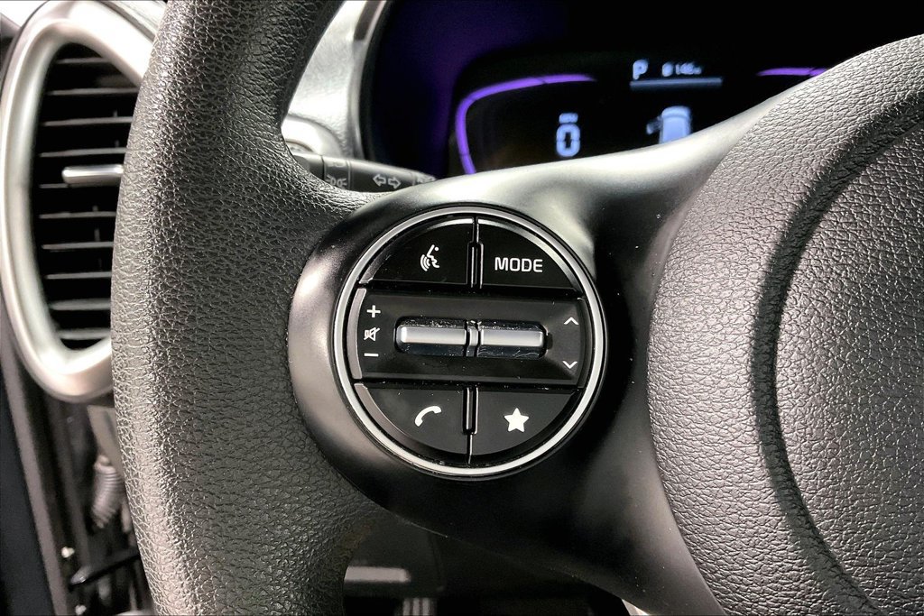 Used 2025 Kia Soul LX w/ LX Technology Package FWD image 23