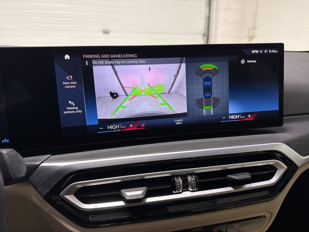 Used 2024 BMW 330i xDrive Sedan w/ Convenience Package image 27