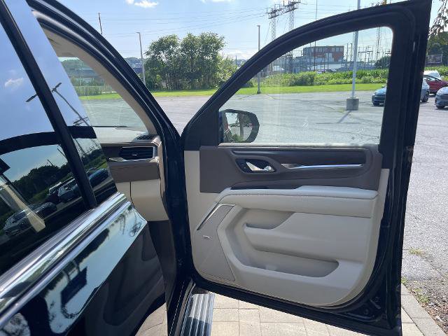 Used 2021 GMC Yukon Denali w/ Denali Premium Package image 24