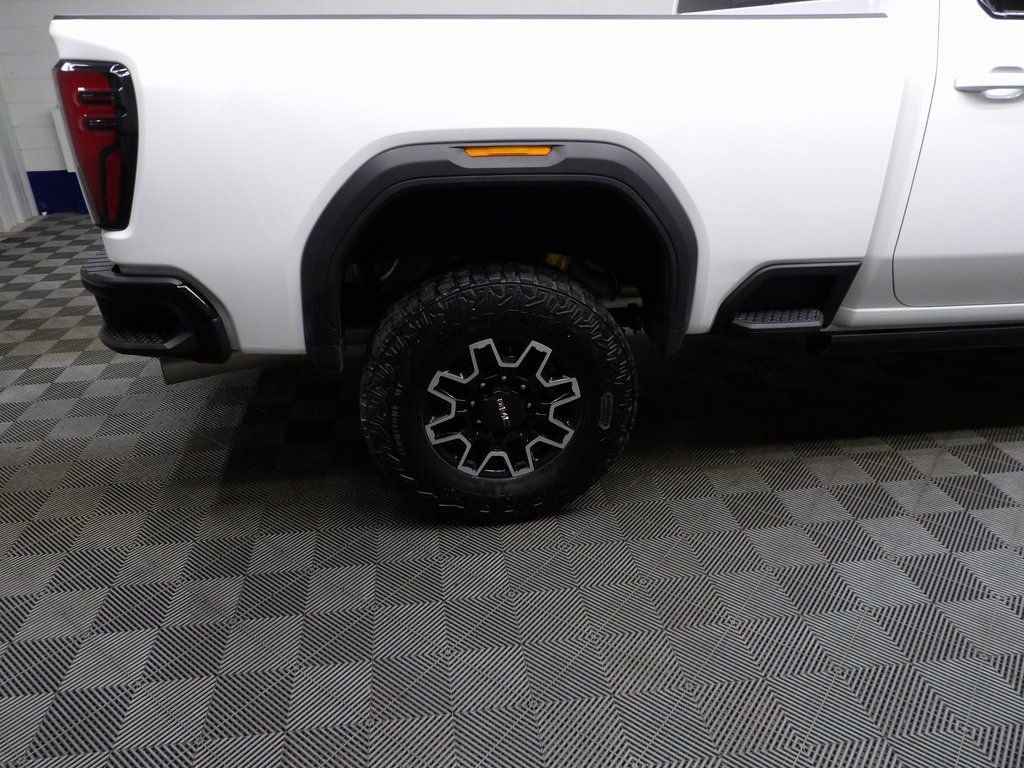 Used 2025 GMC Sierra 2500 AT4X image 40