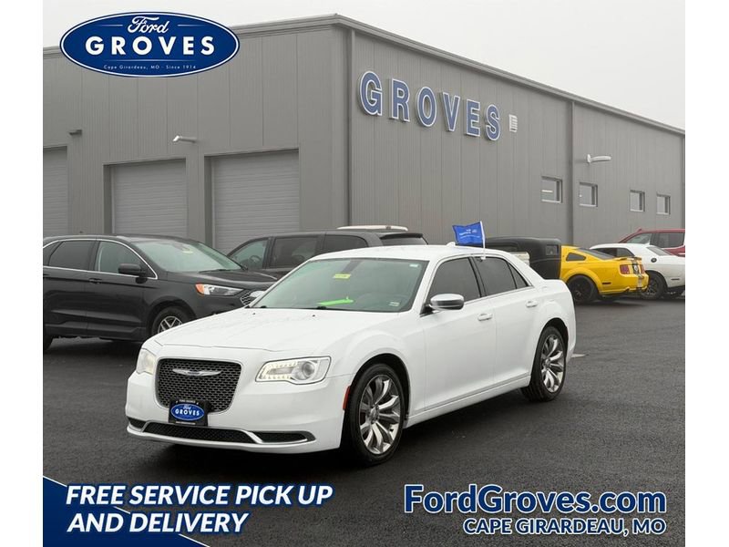 Used 2019 Chrysler 300 Touring w/ Chrome Appearance Package