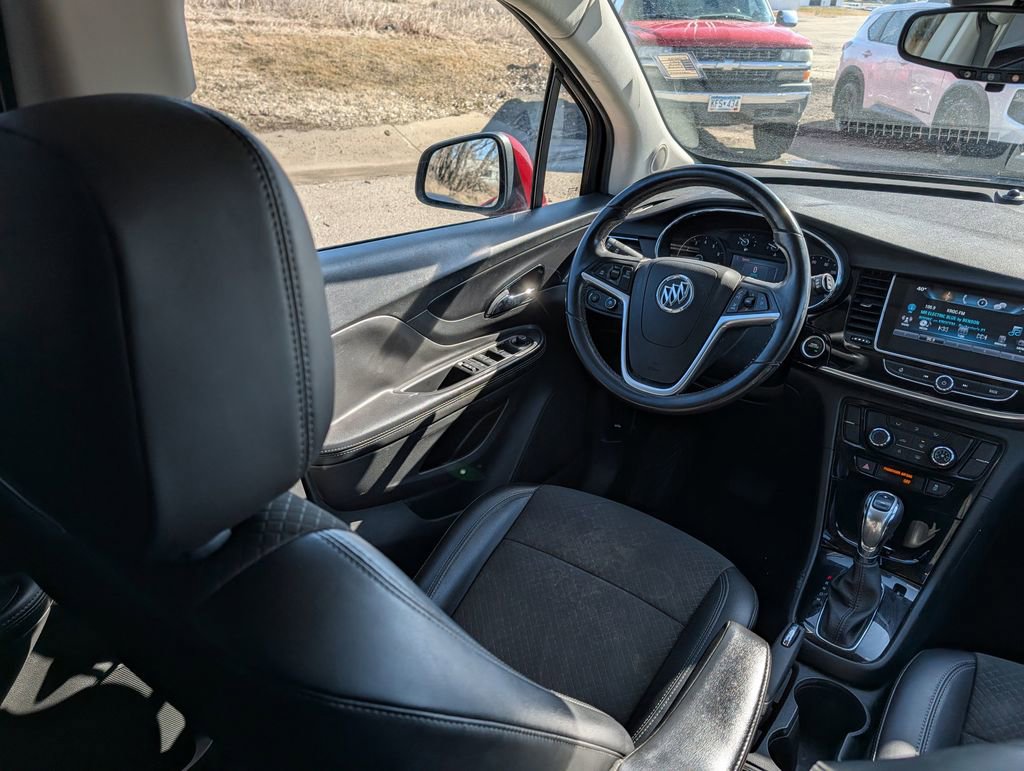 Used 2021 Buick Encore Preferred AWD/4WD image 9
