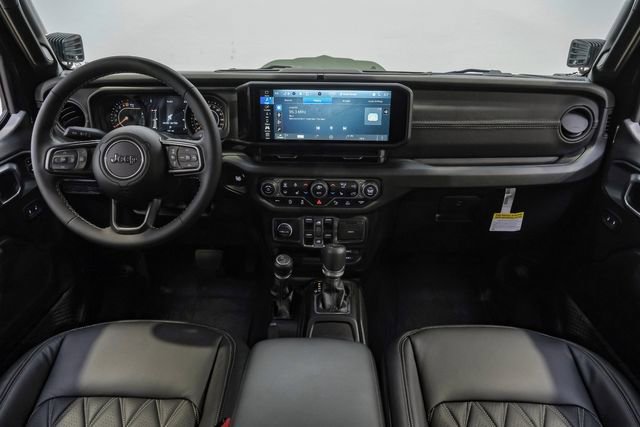 Used 2025 Jeep Gladiator Sport AWD/4WD image 14