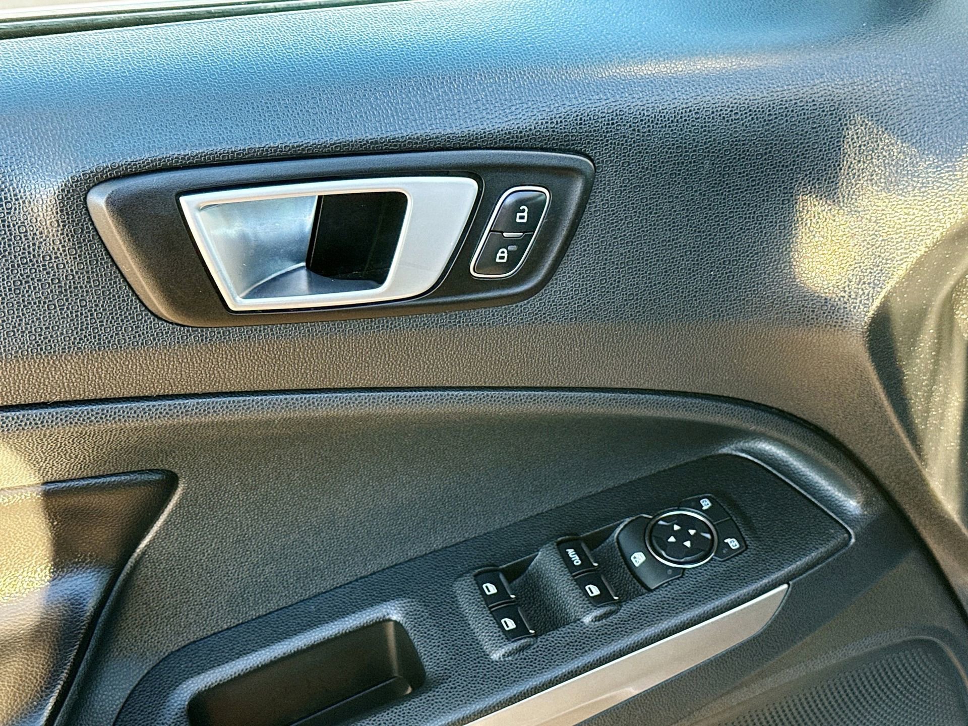 Used 2021 Ford EcoSport Titanium FWD image 20