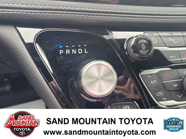 Used 2025 Chrysler Pacifica Select FWD image 21