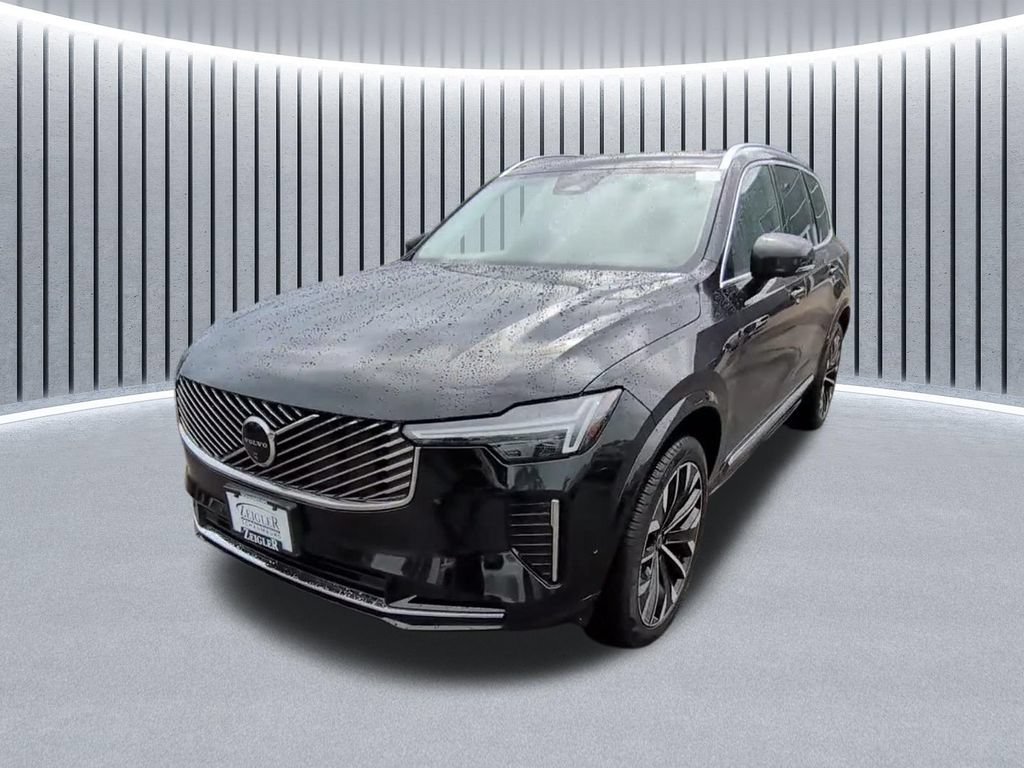 Used 2025 Volvo XC90 B5 Plus AWD/4WD image 3