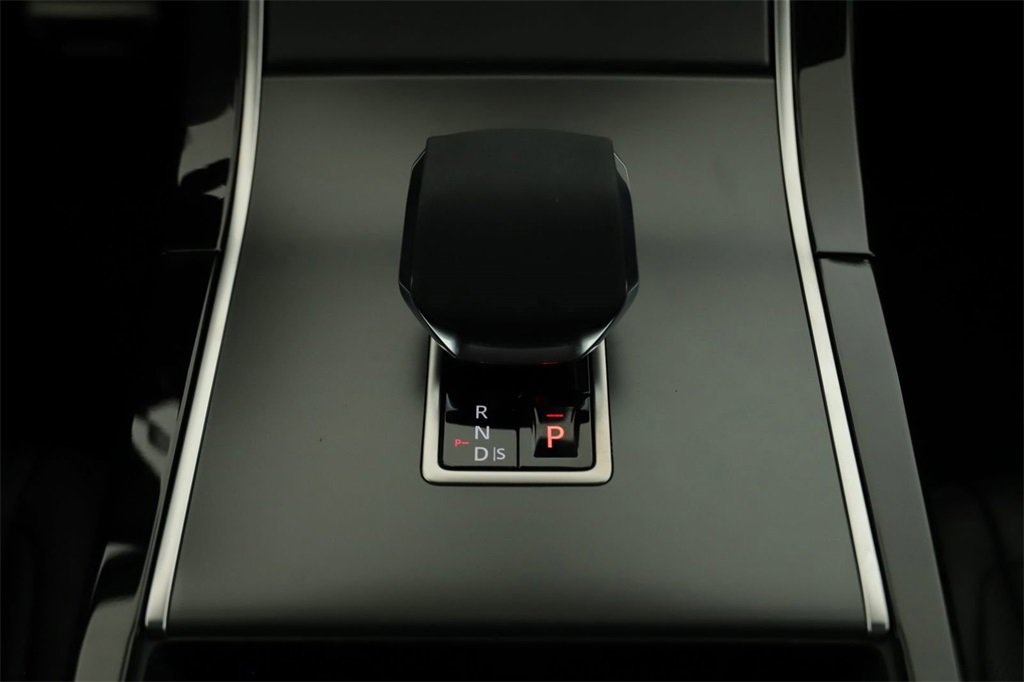 New 2024 Land Rover Range Rover Evoque Dynamic SE image 15