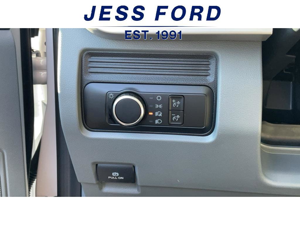 New 2026 Ford F550 4x4 Crew Cab image 17