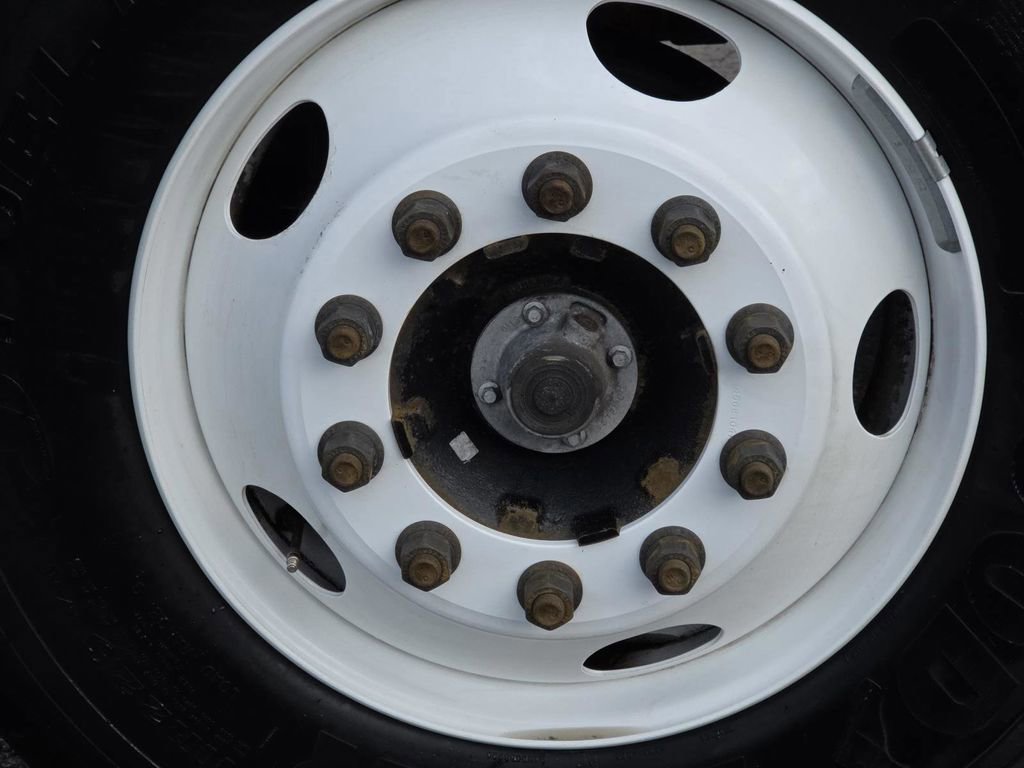 Used 2022 Ford F650 2WD Regular Cab Super Duty image 3