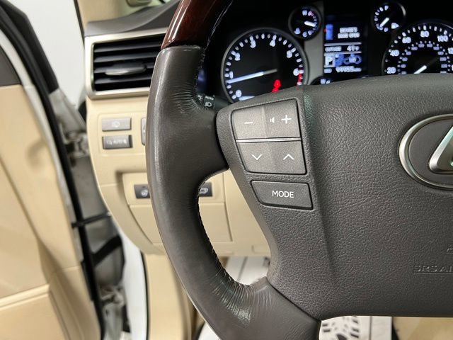 Used 2015 Lexus LX 570 4WD w/ Luxury Package image 28