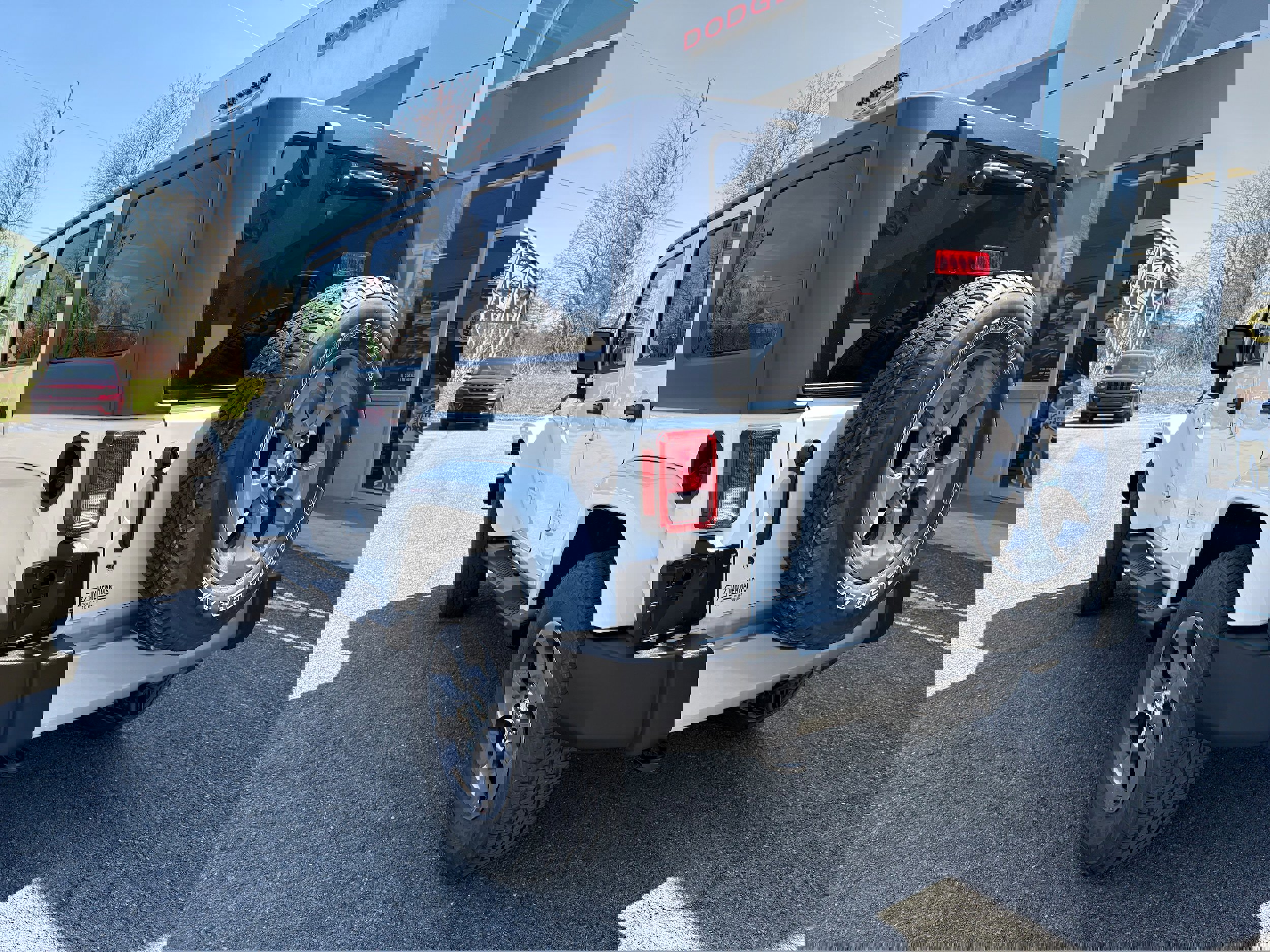 Certified 2017 Jeep Wrangler Unlimited Sahara w/ Connectivity Group image 10