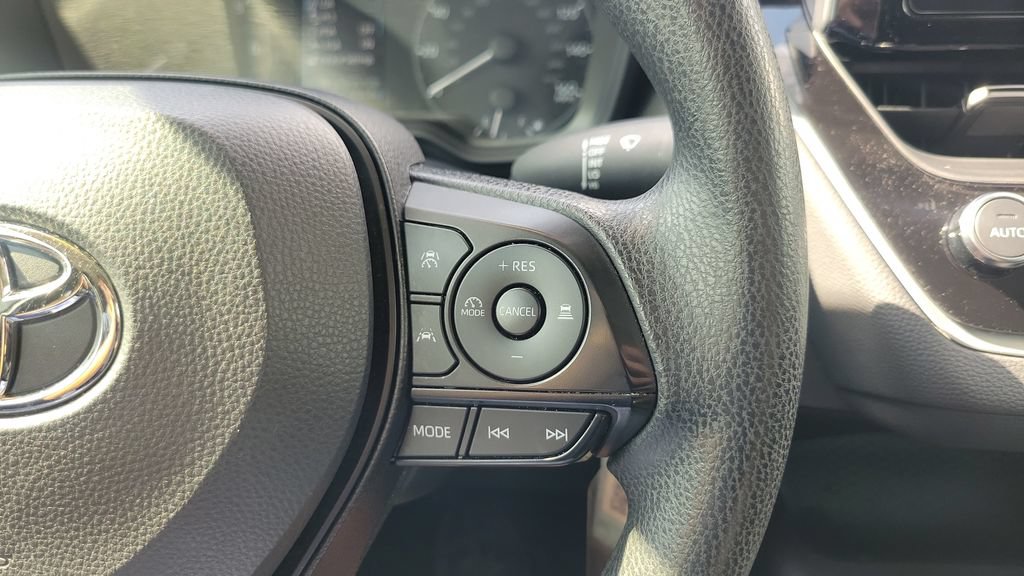 Certified 2025 Toyota Corolla LE FWD image 21