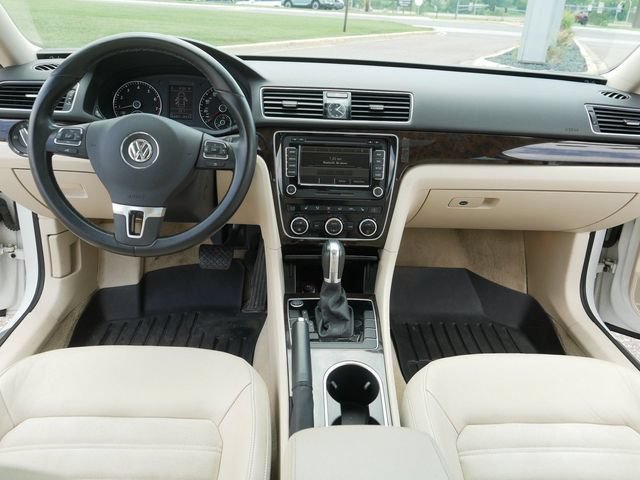 Used 2014 Volkswagen Passat 1.8T SEL Premium FWD image 22