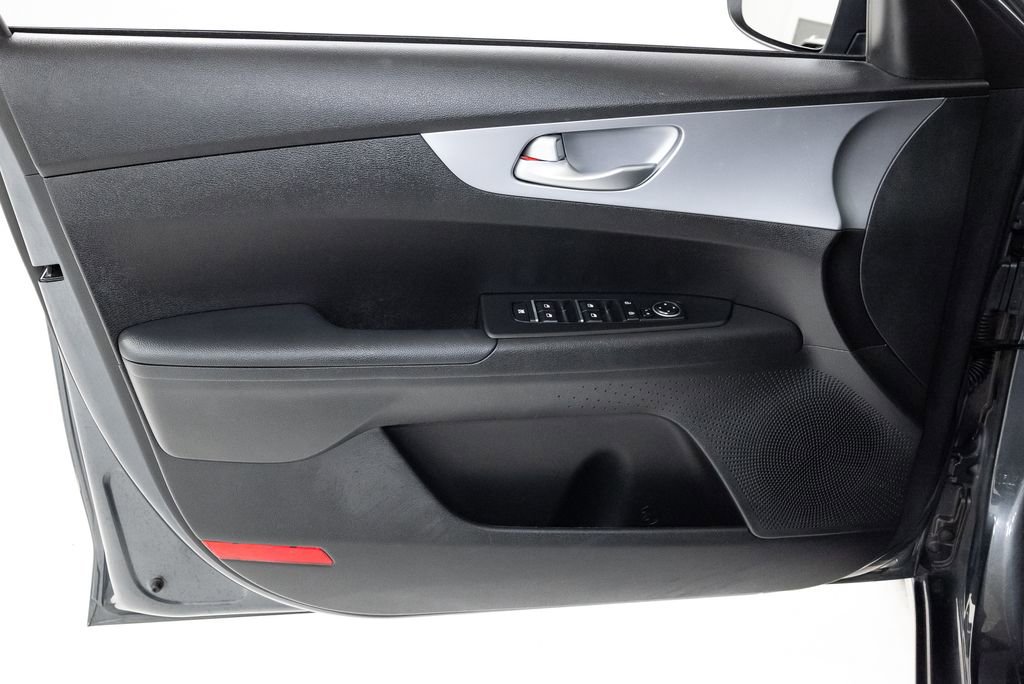Certified 2023 Kia Forte LXS w/ LXS Technology Package FWD image 9