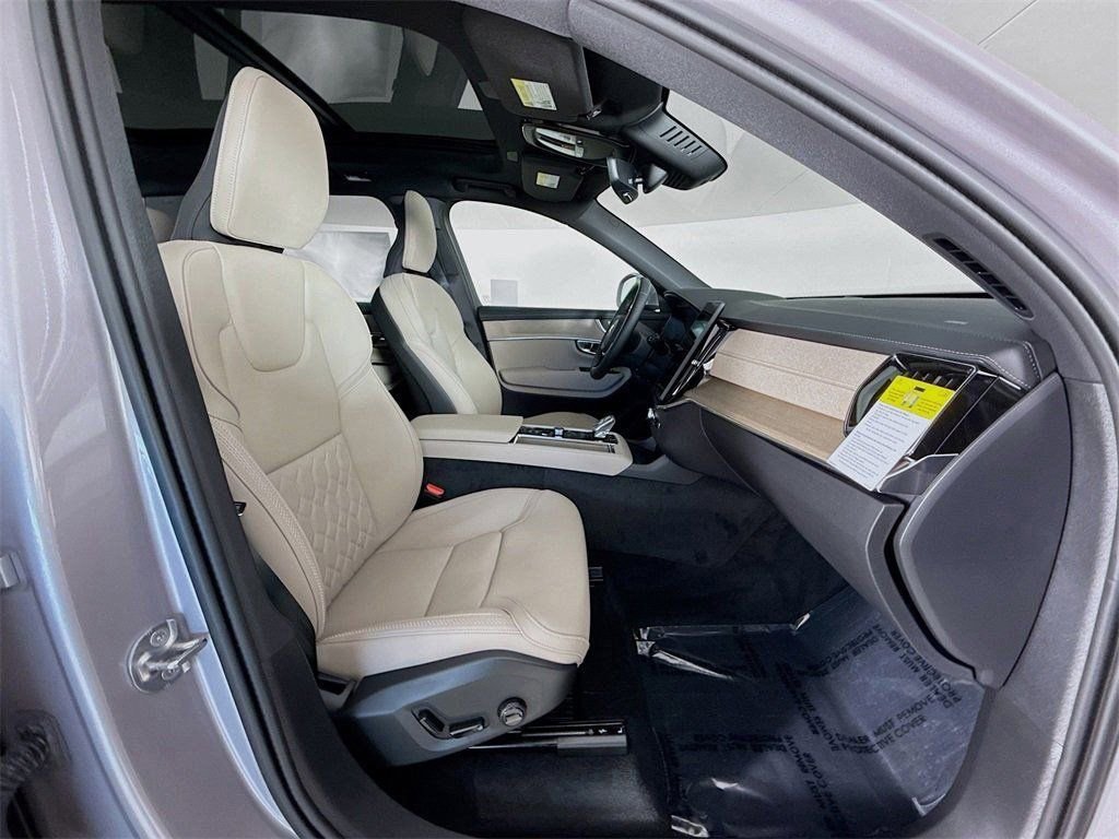 New 2026 Volvo XC90 B5 Plus w/ Protection Package image 29