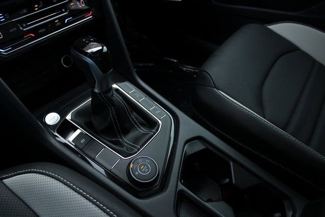 New 2025 Volkswagen Taos SEL AWD/4WD image 7