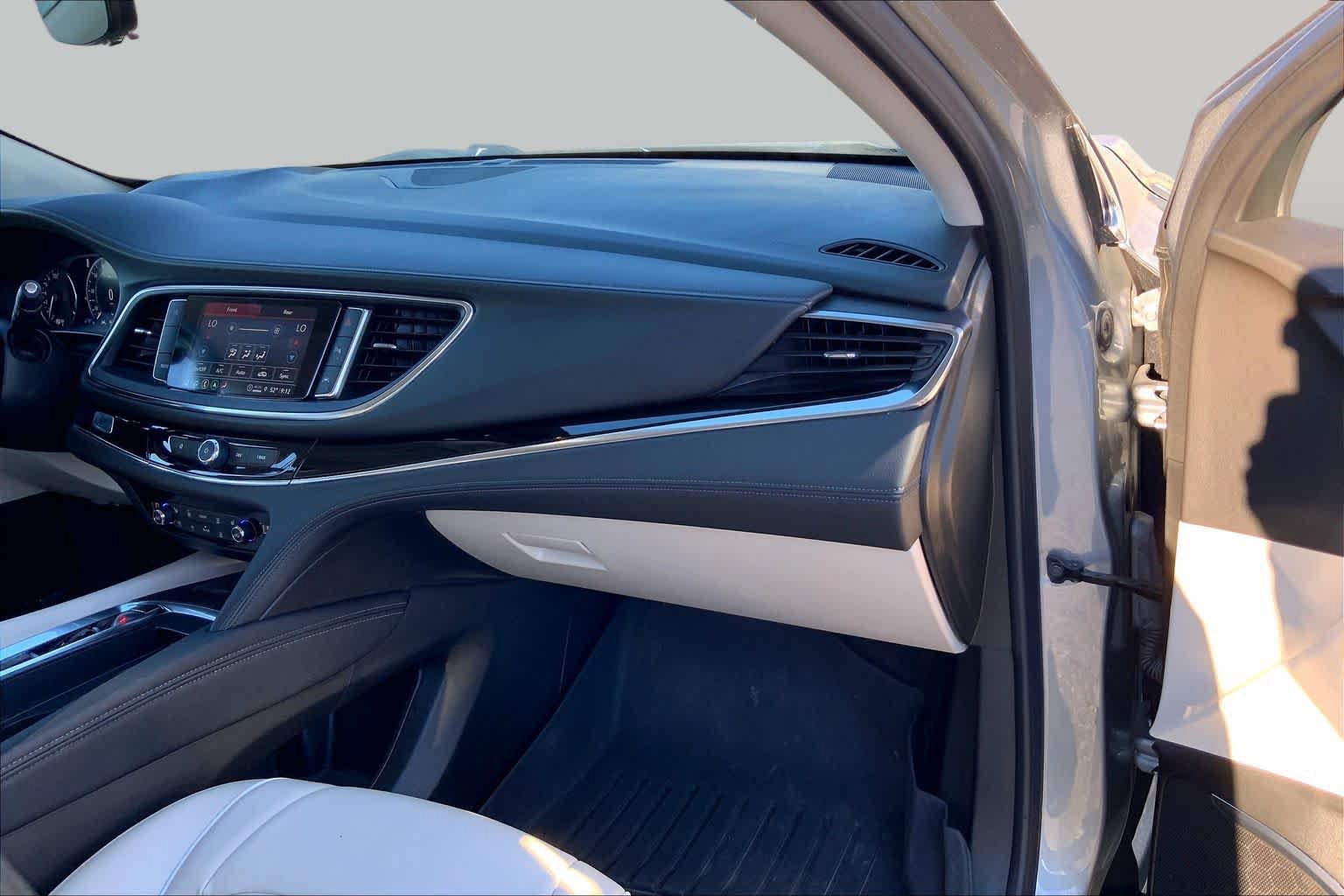 Used 2024 Buick Enclave Avenir w/ Avenir Technology Package FWD image 16