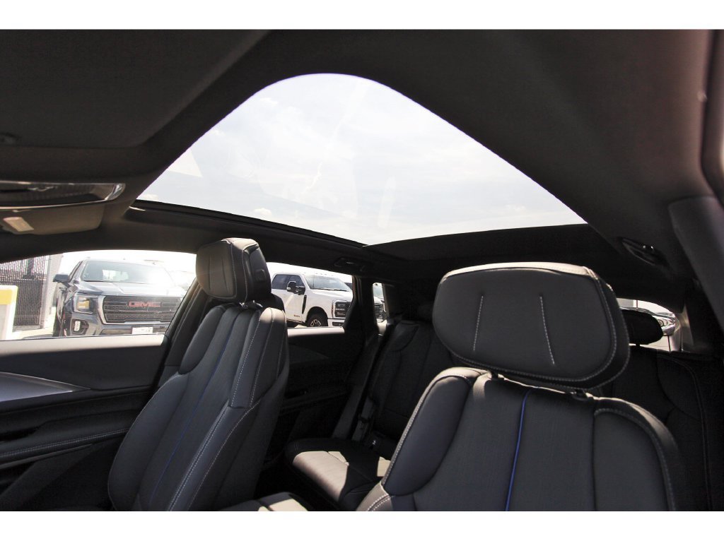 New 2027 Cadillac Vistiq Luxury AWD/4WD image 23