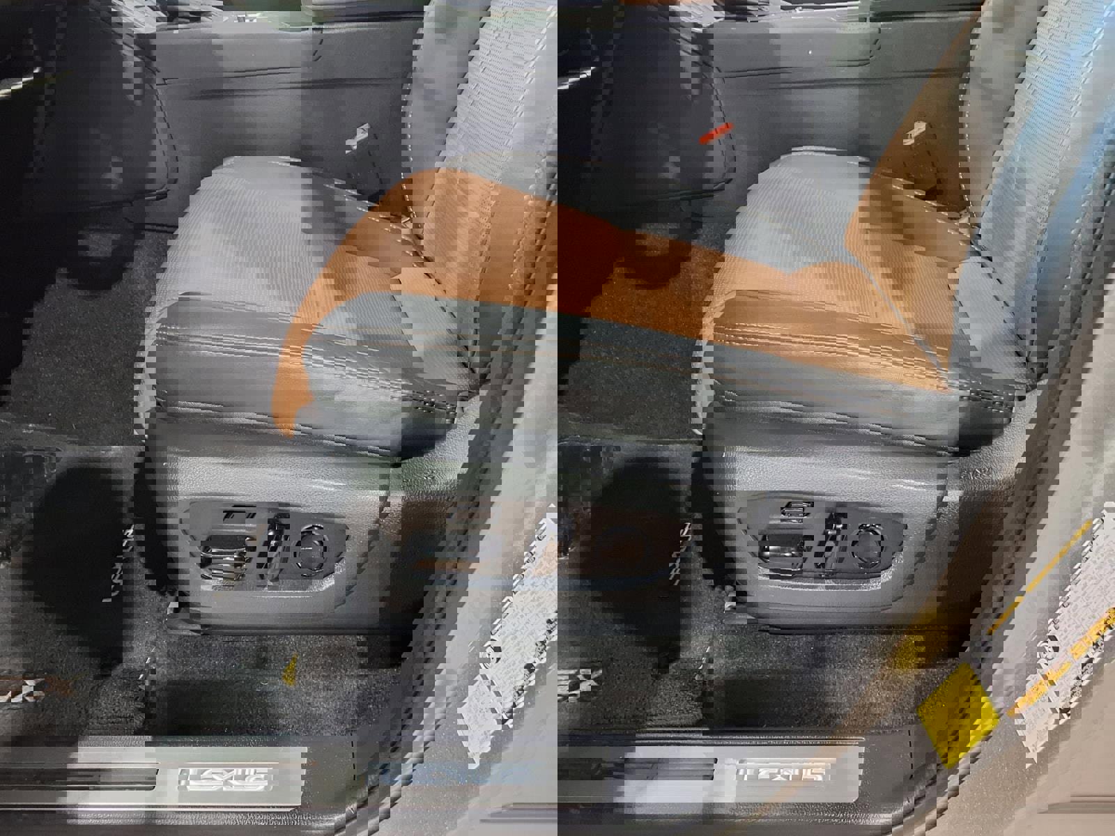 Used 2024 Lexus GX 550 w/ Cold Area Package image 17