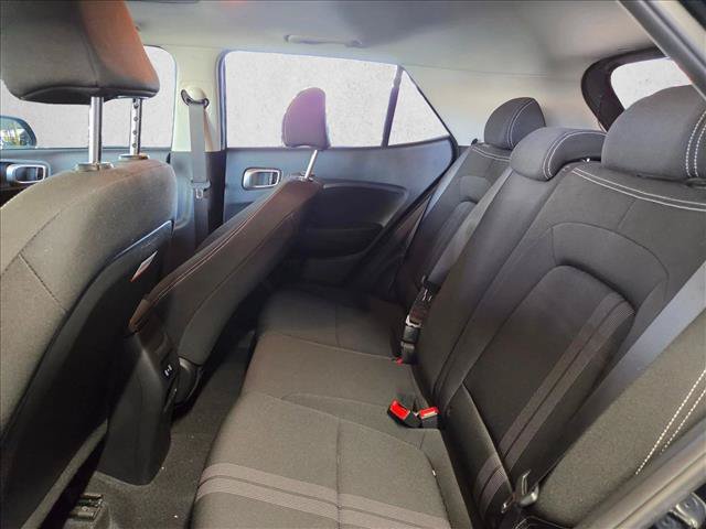 Used 2024 Hyundai Venue SEL FWD image 15