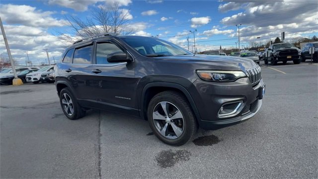 Used 2019 Jeep Cherokee Limited image 2