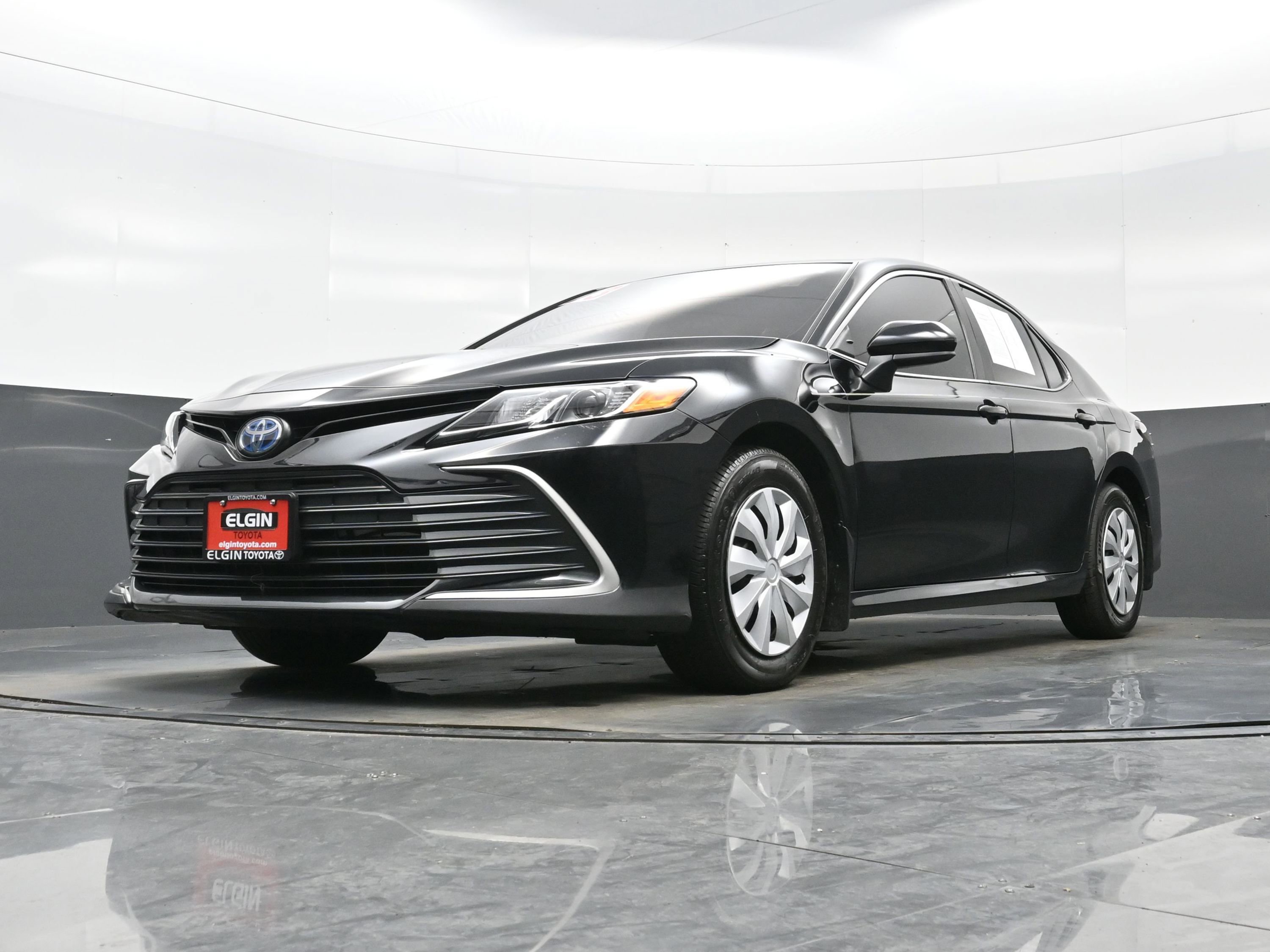 Used 2023 Toyota Camry LE image 28