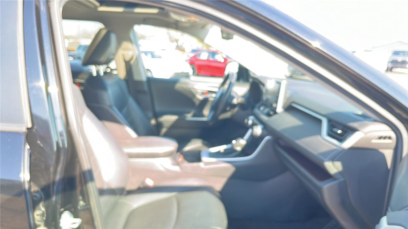 Used 2020 Toyota RAV4 Limited image 16