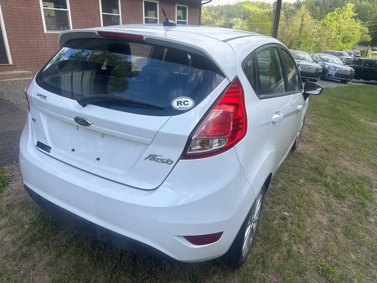 Used 2014 Ford Fiesta SE w/ Equipment Group 201A FWD image 5