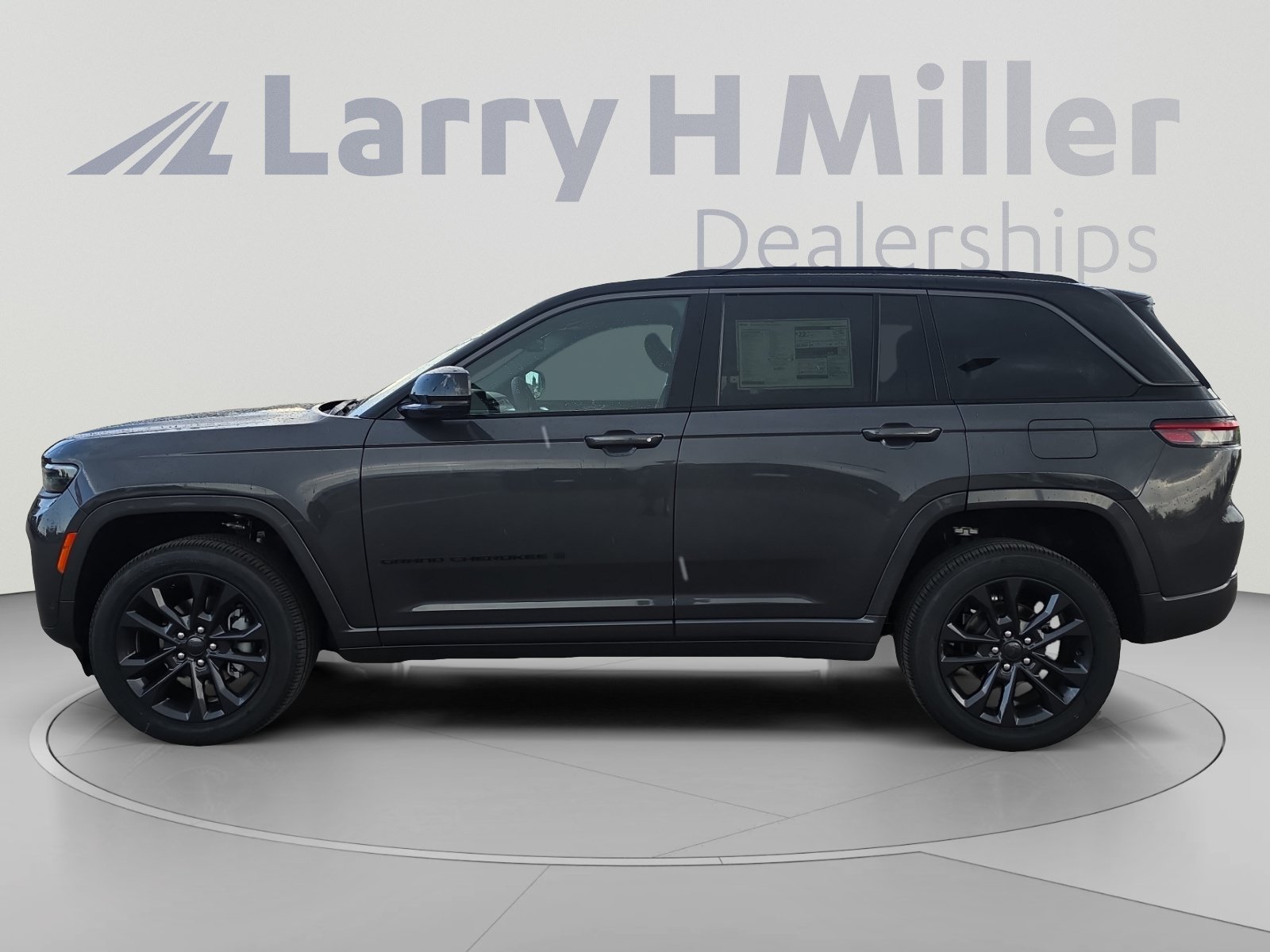 New 2026 Jeep Grand Cherokee Limited AWD/4WD image 2