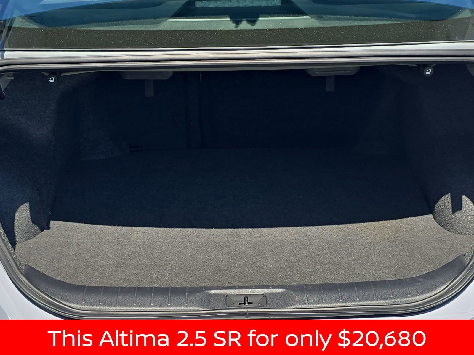 Used 2024 Nissan Altima 2.5 SR FWD image 18