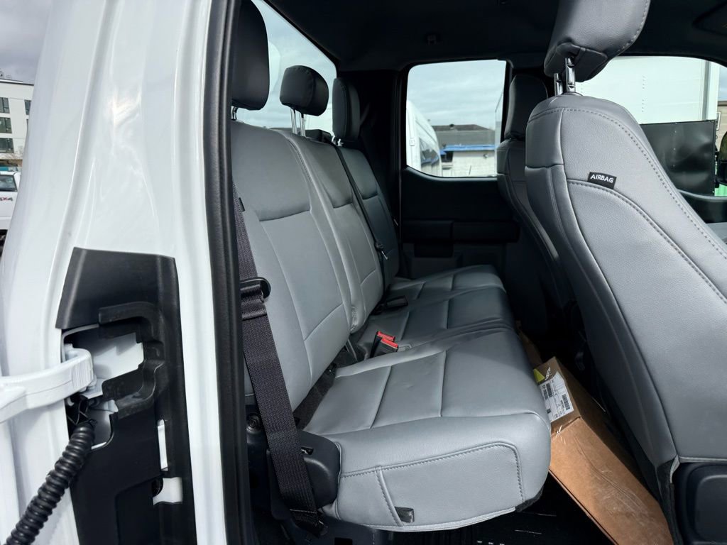 New 2026 Ford F550 4x4 Supercab Super Duty image 26