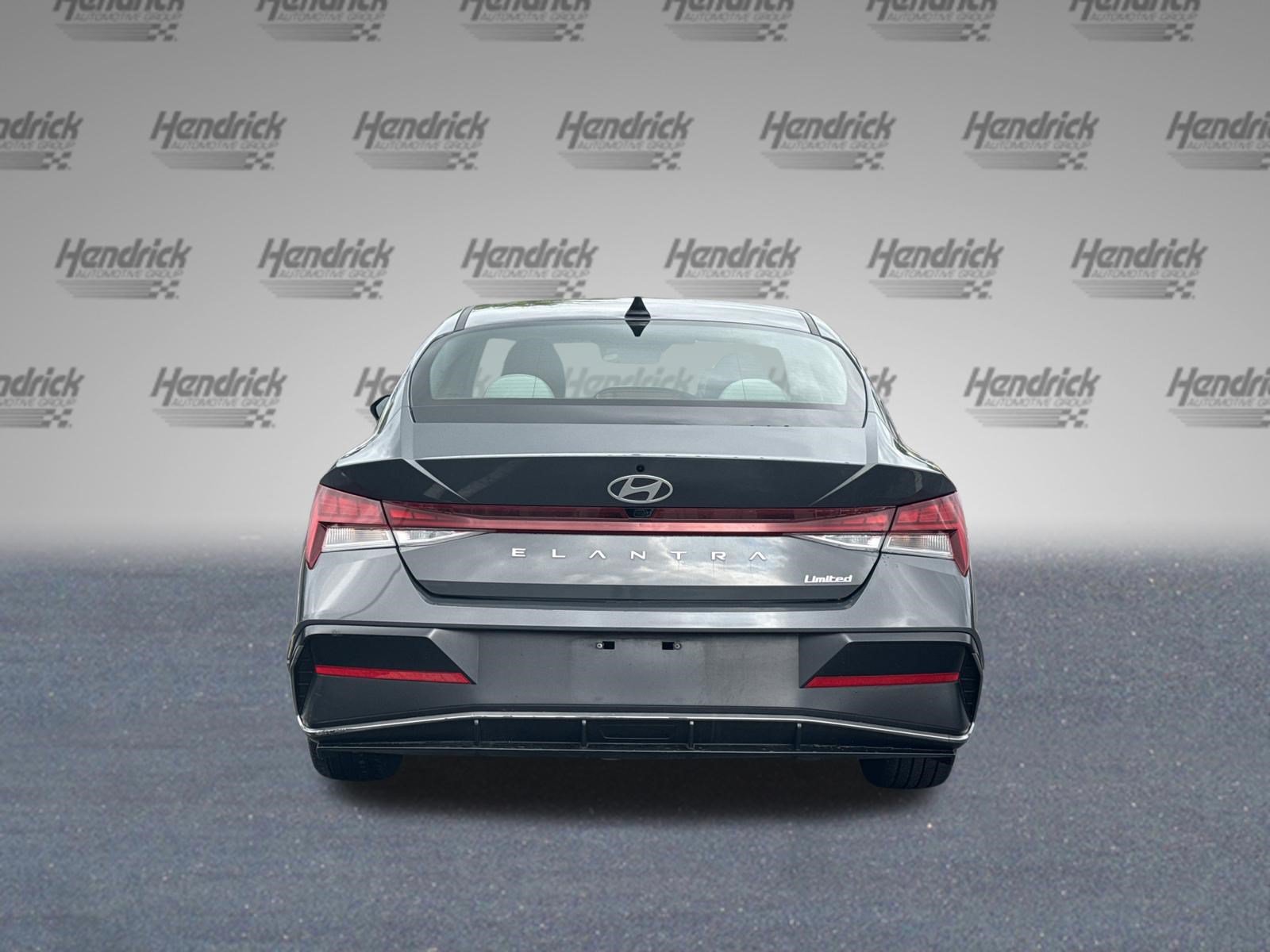Used 2025 Hyundai Elantra Limited FWD image 8