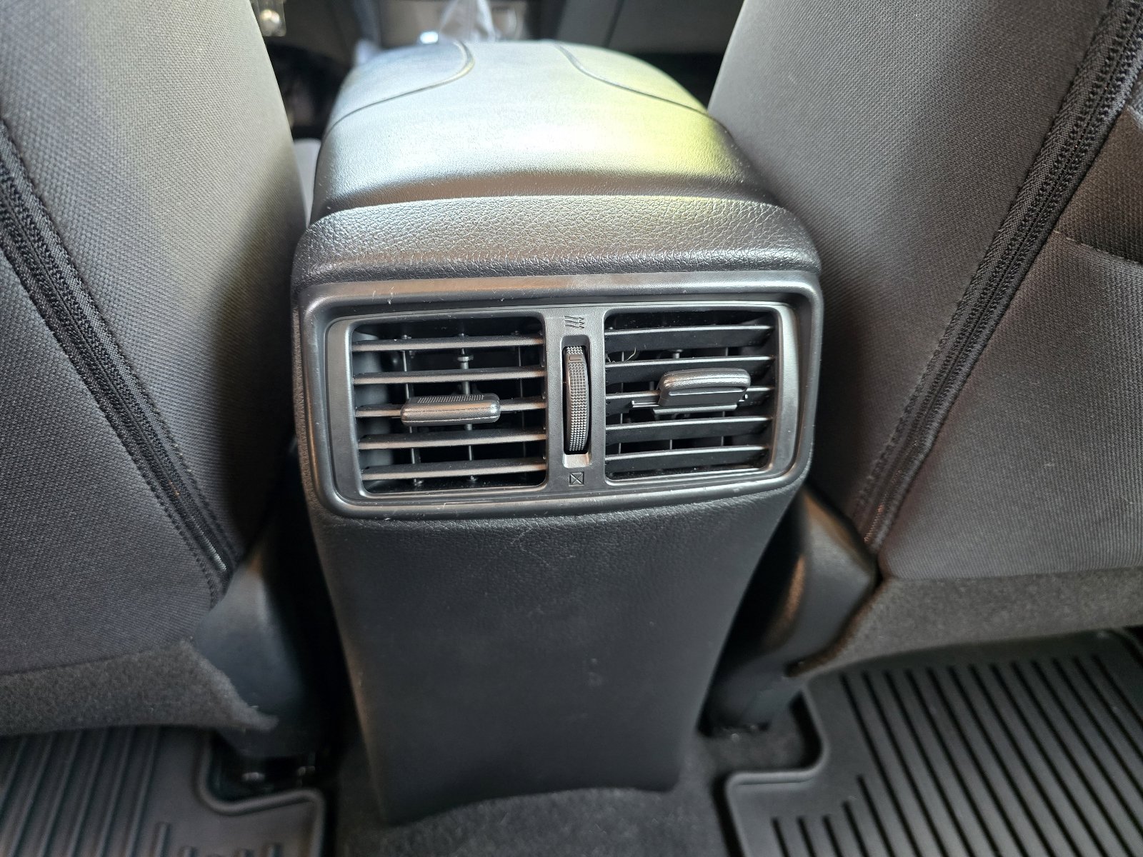 Used 2020 Nissan Rogue S FWD image 24