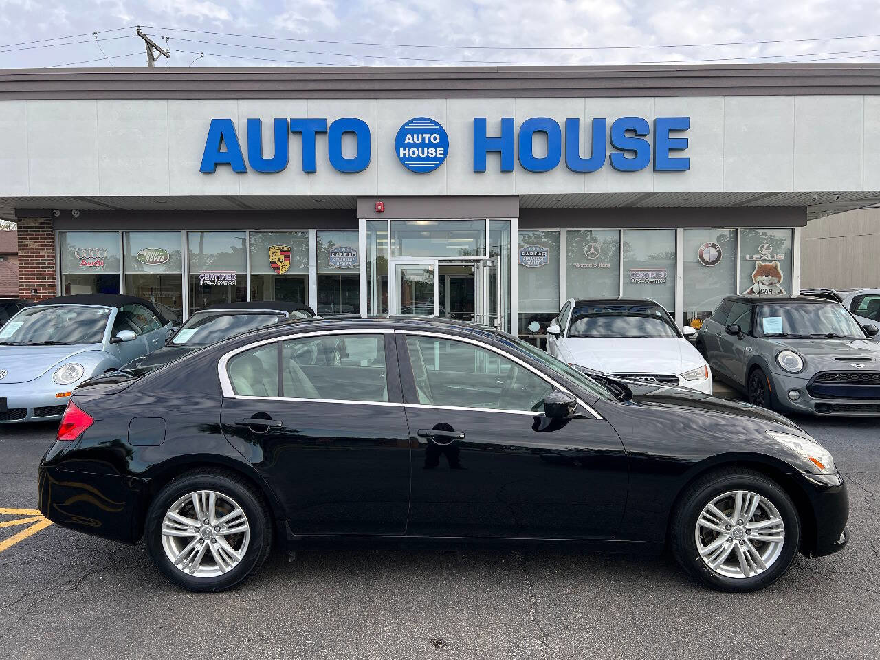 Used 2011 INFINITI G37 x Sedan AWD/4WD image 8