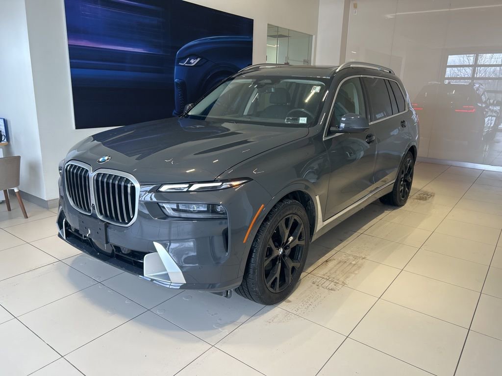 Used 2023 BMW X7 xDrive40i w/ Parking Assistance Package image 1