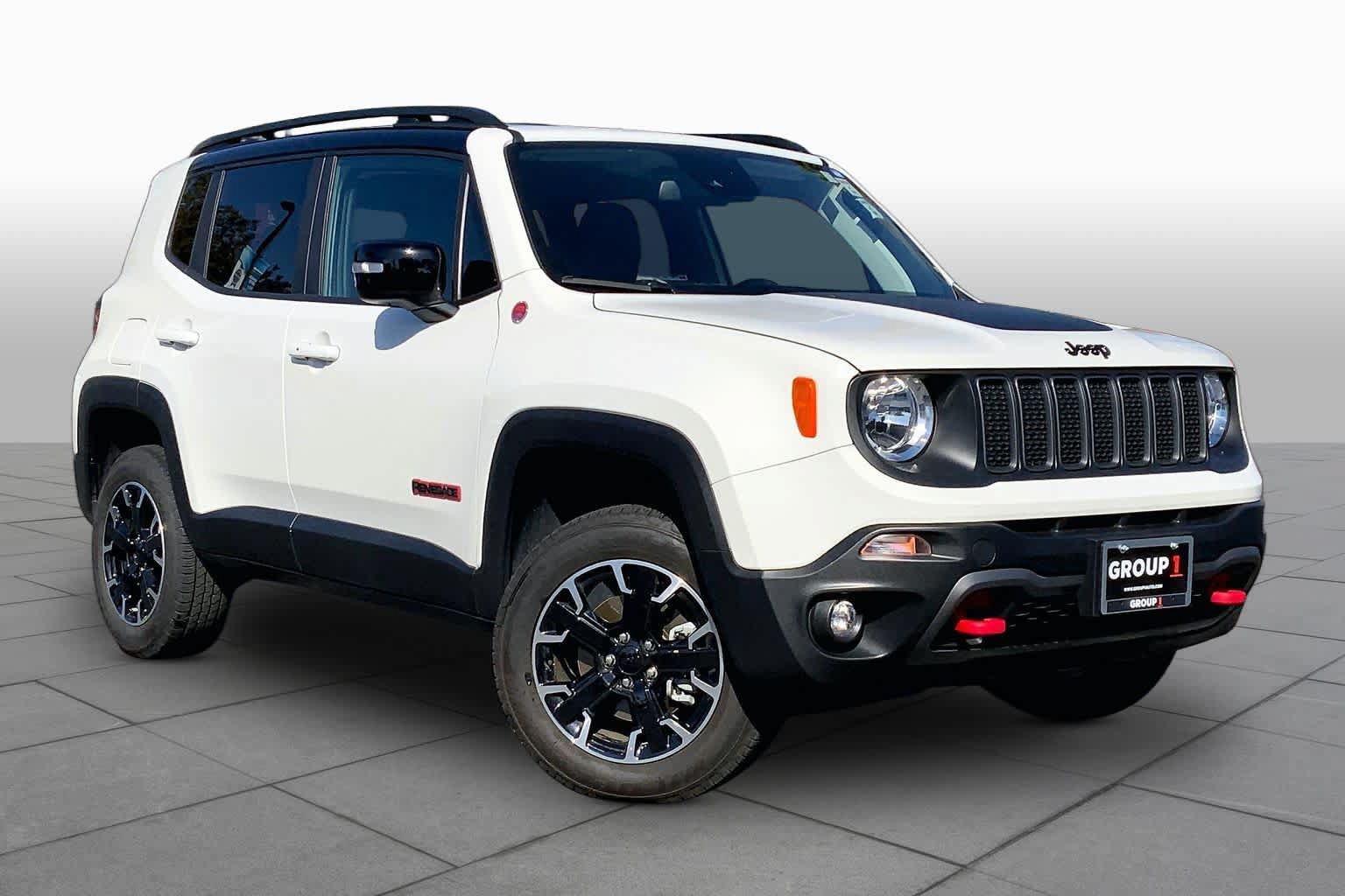 Used 2023 Jeep Renegade Trailhawk w/ Trailhawk Elite Group AWD/4WD image 2