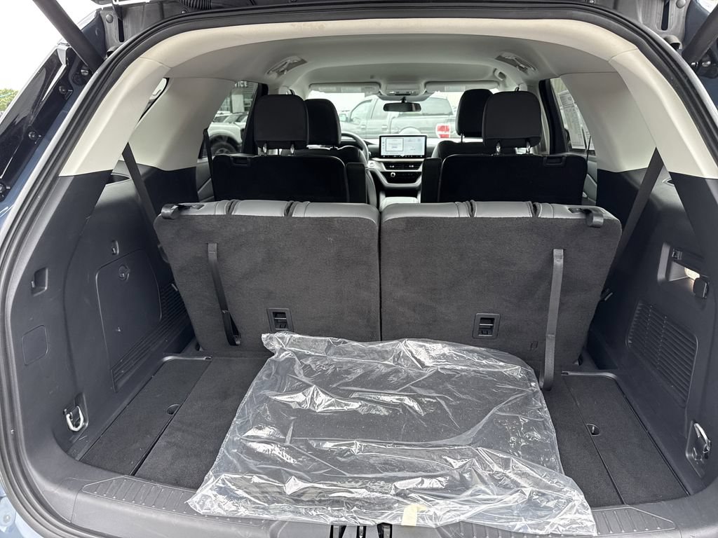 Used 2025 Ford Explorer Active w/ Active Comfort Package AWD/4WD image 18