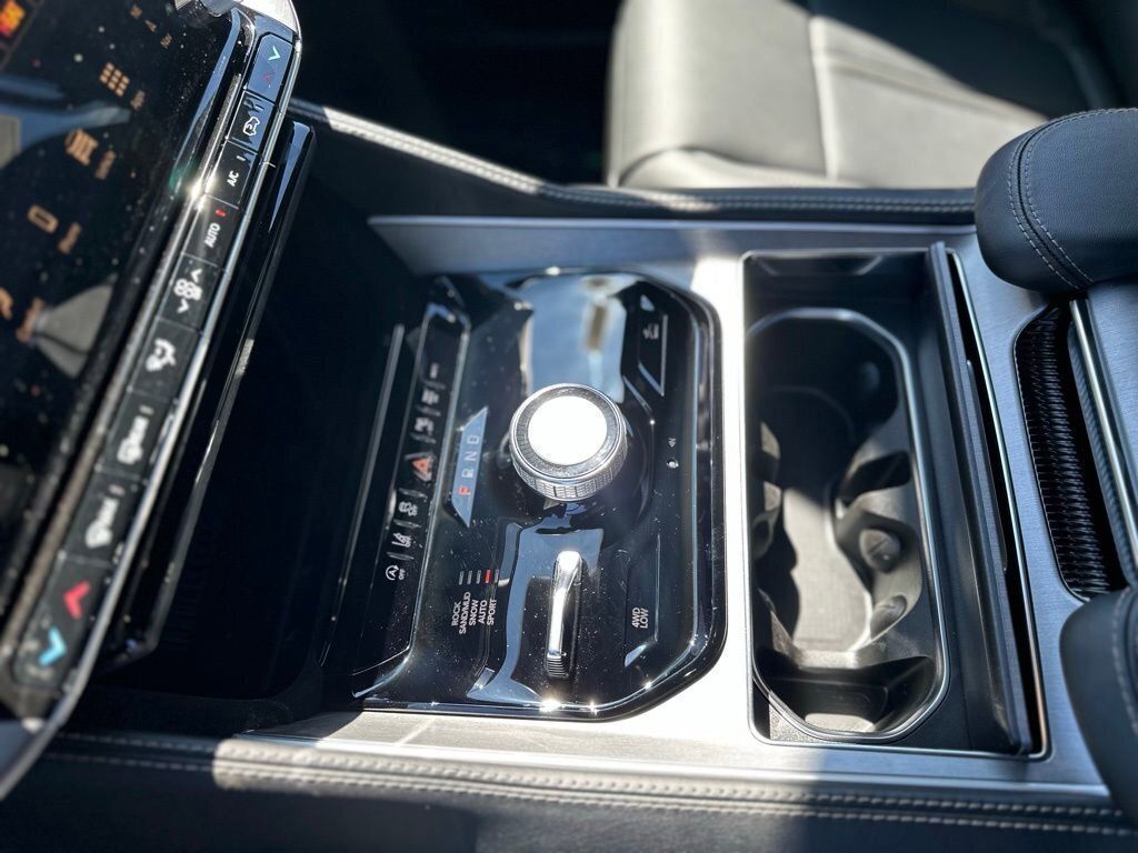 New 2026 Jeep Grand Wagoneer 4WD image 21