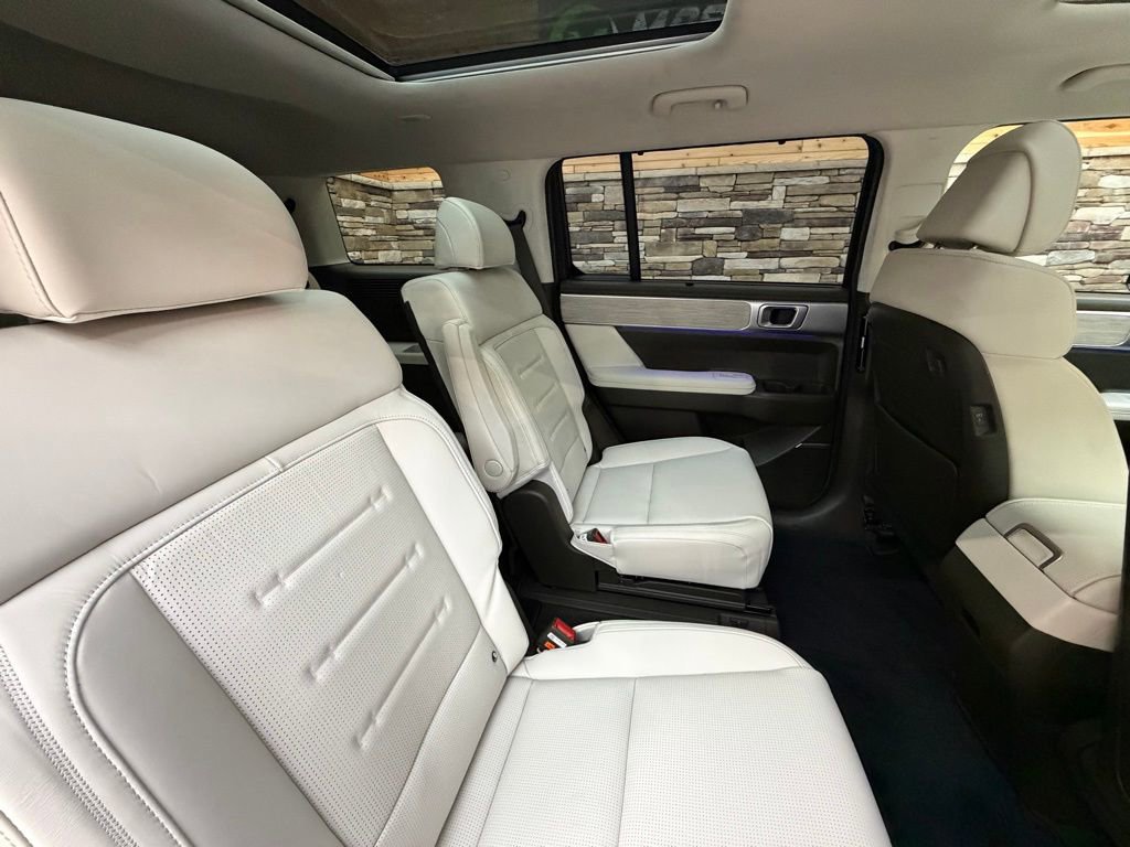 Used 2024 Hyundai Santa Fe Calligraphy image 30