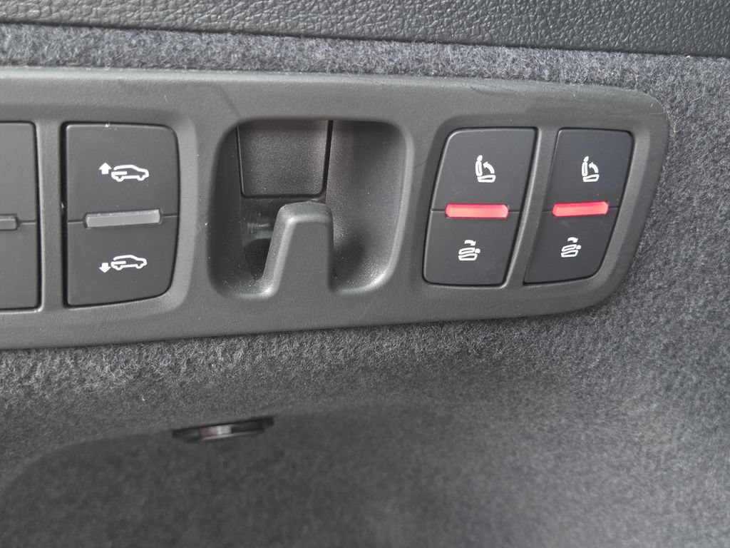 Used 2025 Audi Q7 3.0T Prestige AWD/4WD image 33