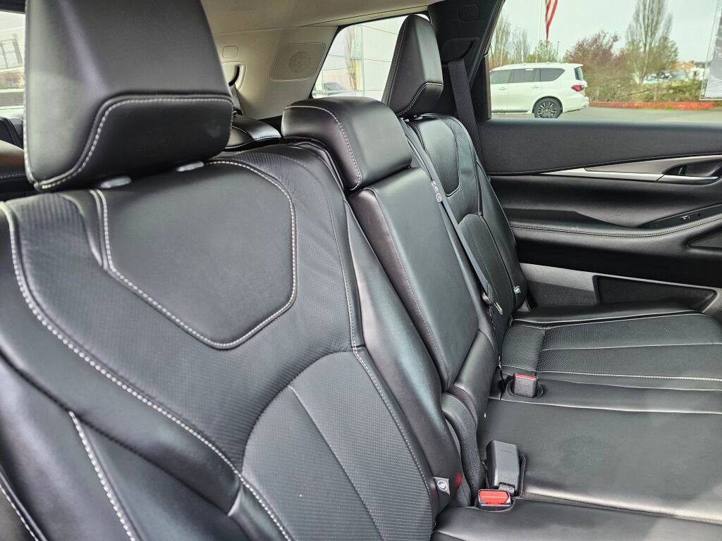 Used 2025 INFINITI QX60 Luxe AWD/4WD image 16