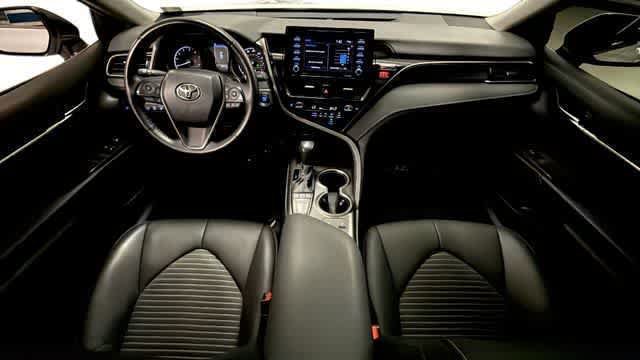Used 2023 Toyota Camry SE w/ Cold Weather Package FWD image 4