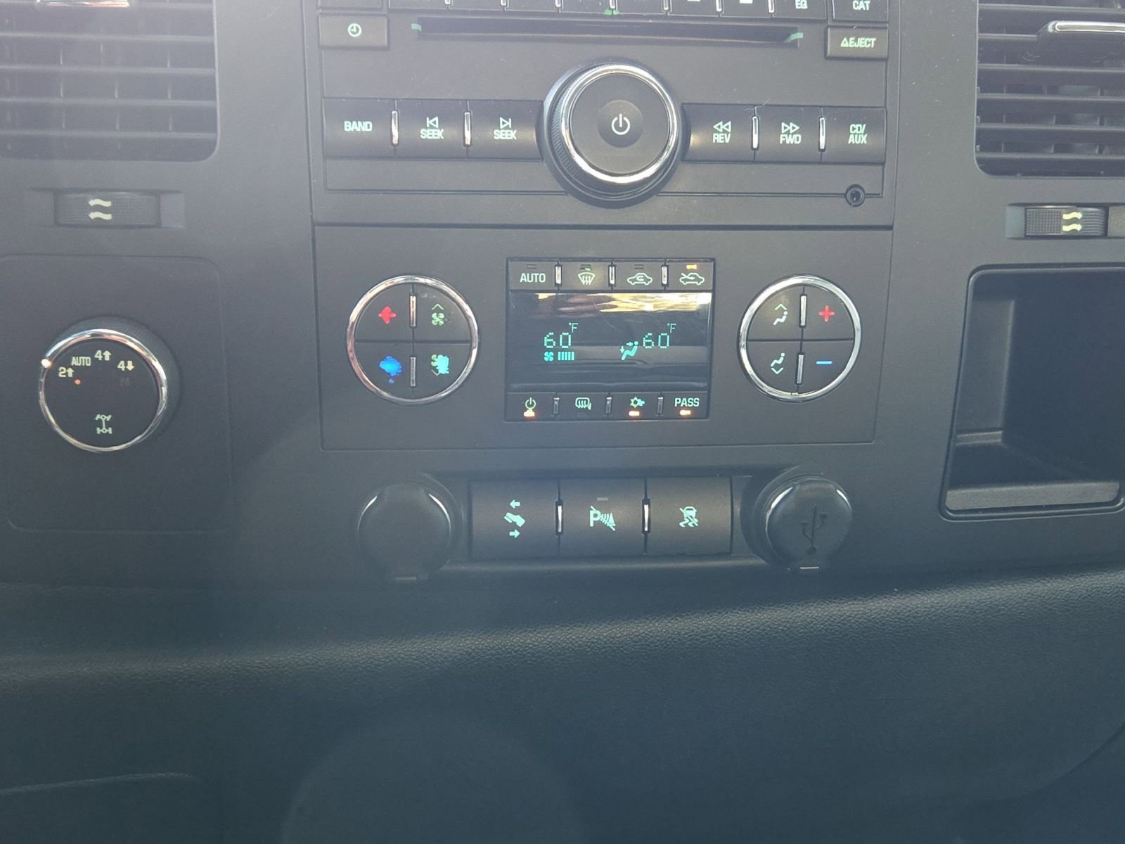 Used 2011 Chevrolet Silverado 1500 LT w/ All-Star Edition image 18